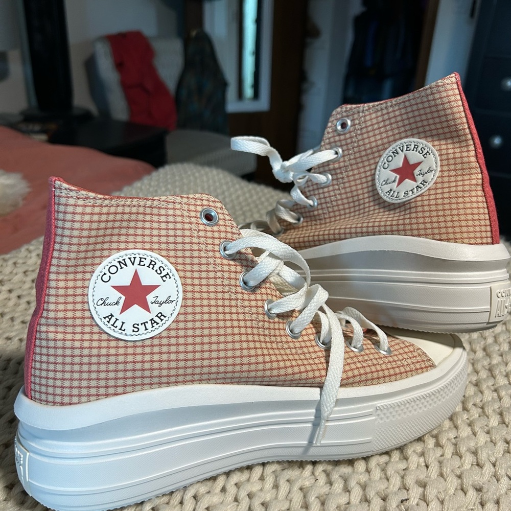 Converse Women's High-Top Sneakers - Pink and White